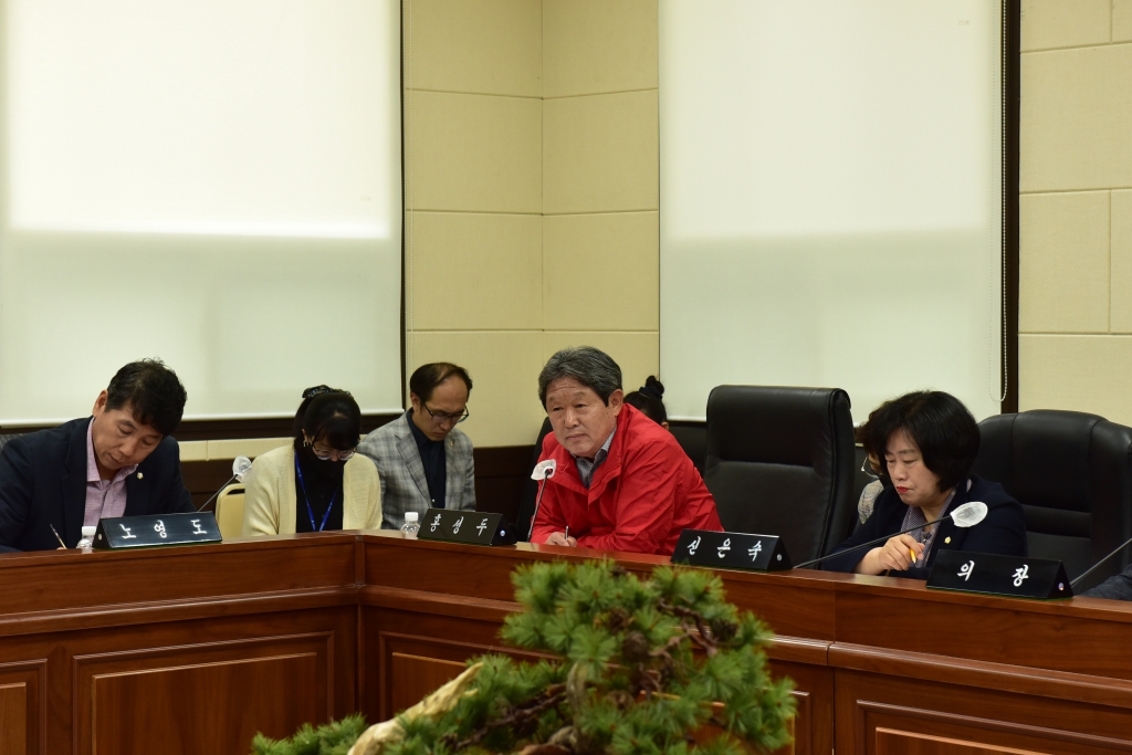창녕군의회 간담회 이미지(14)