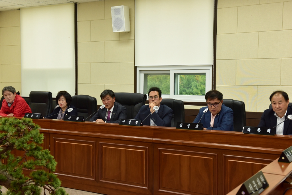 창녕군의회 간담회 이미지(11)