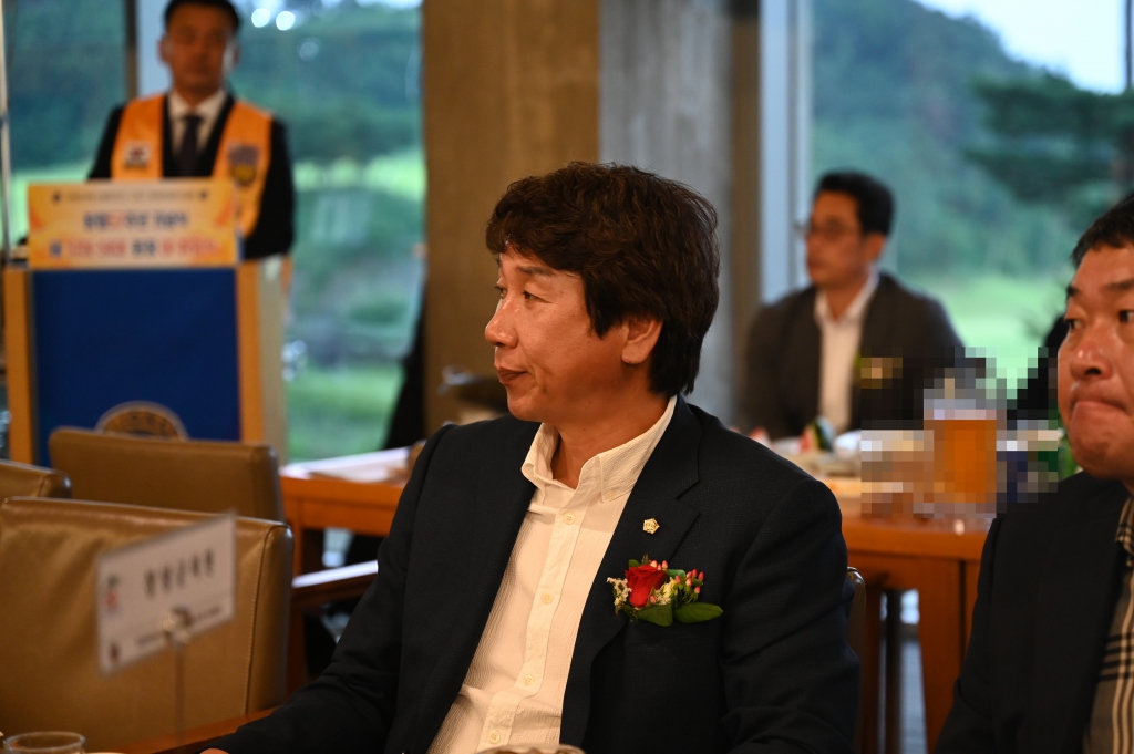 국제라이온스협회355-C지구 창녕라이온스클럽 창립57주년 기념식 및 제57대-58대 회장 이·취임식 이미지(4)