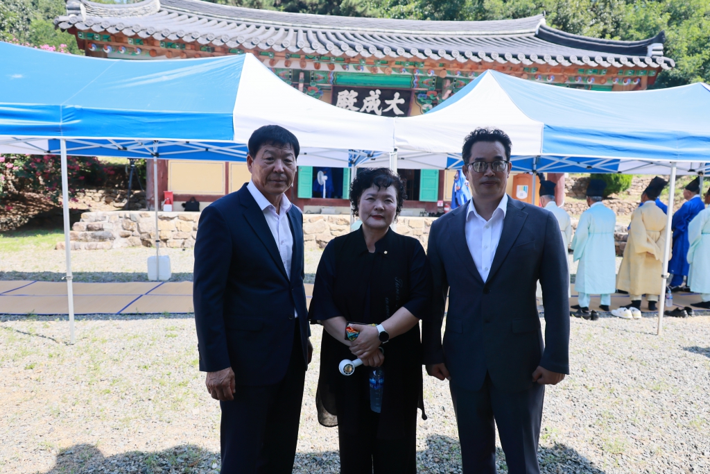 영산향교 추향석전대제 봉행 이미지(2)