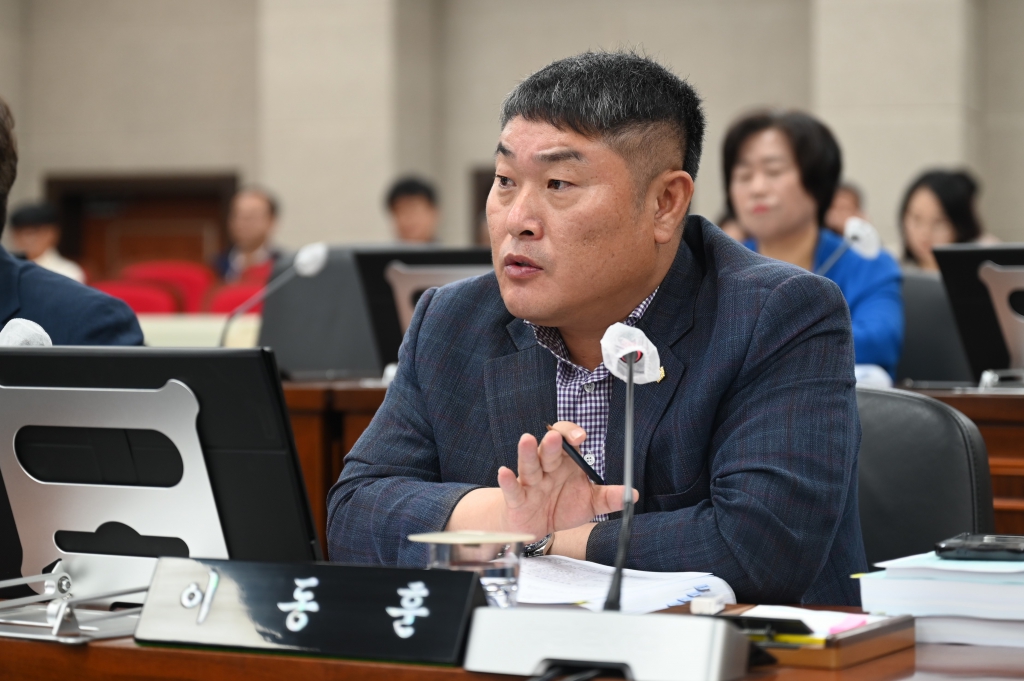 제321회 창녕군의회 제1차 정례회 행정사무감사특별위원회 이미지(5)