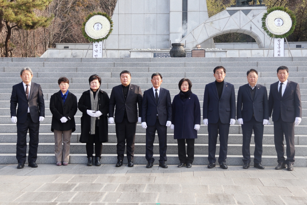 창녕군의회 2024년 새해 충혼탑 참배 이미지(7)