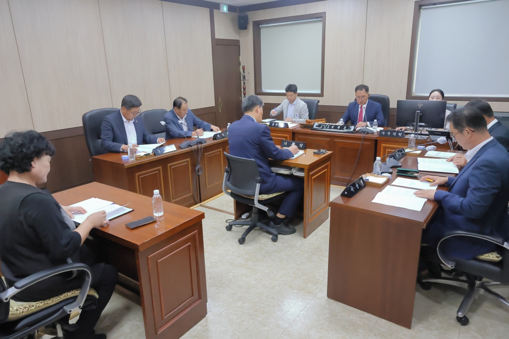 창녕군의회 제315회 임시회 제1차 의회운영위원회 개최 이미지(2)