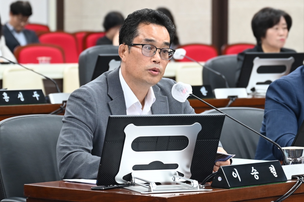 제321회 창녕군의회 제1차 정례회 행정사무감사특별위원회 이미지(9)