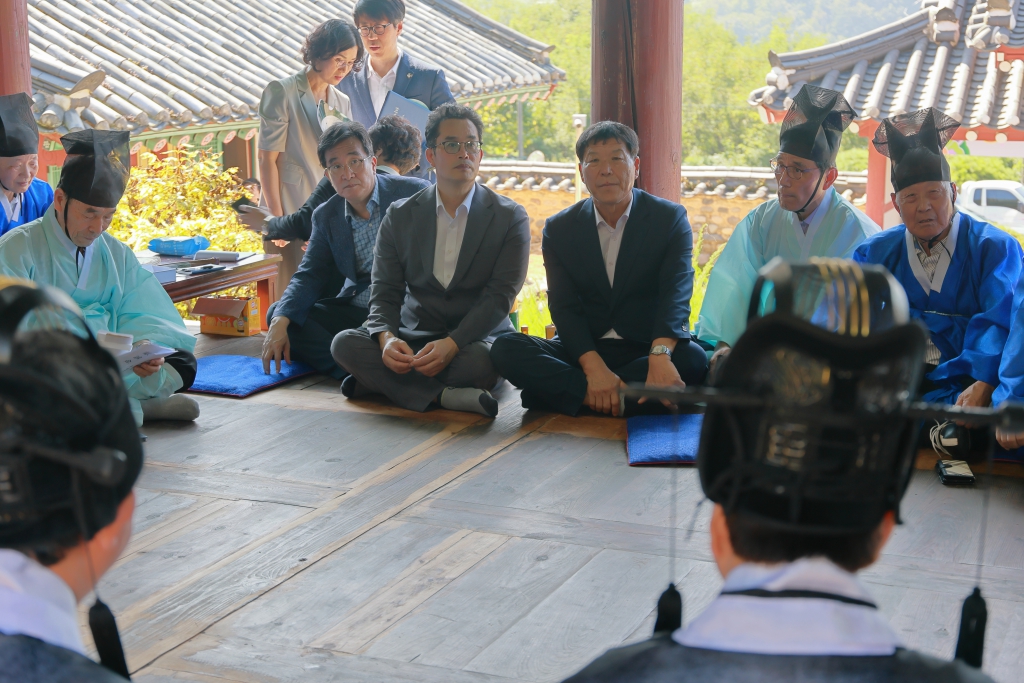 영산향교 추향석전대제 봉행 이미지(1)