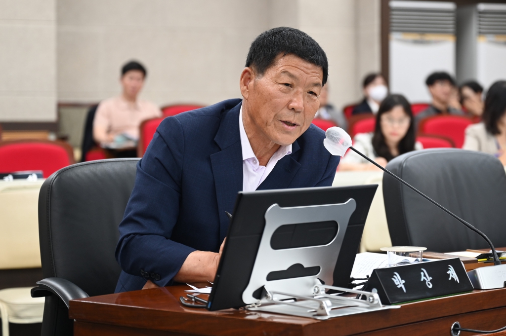 제321회 창녕군의회 제1차 정례회 행정사무감사특별위원회 이미지(8)